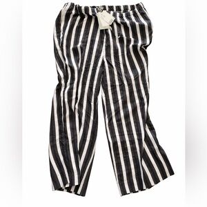 H&M Black and White Striped Cropped lightweight Pants